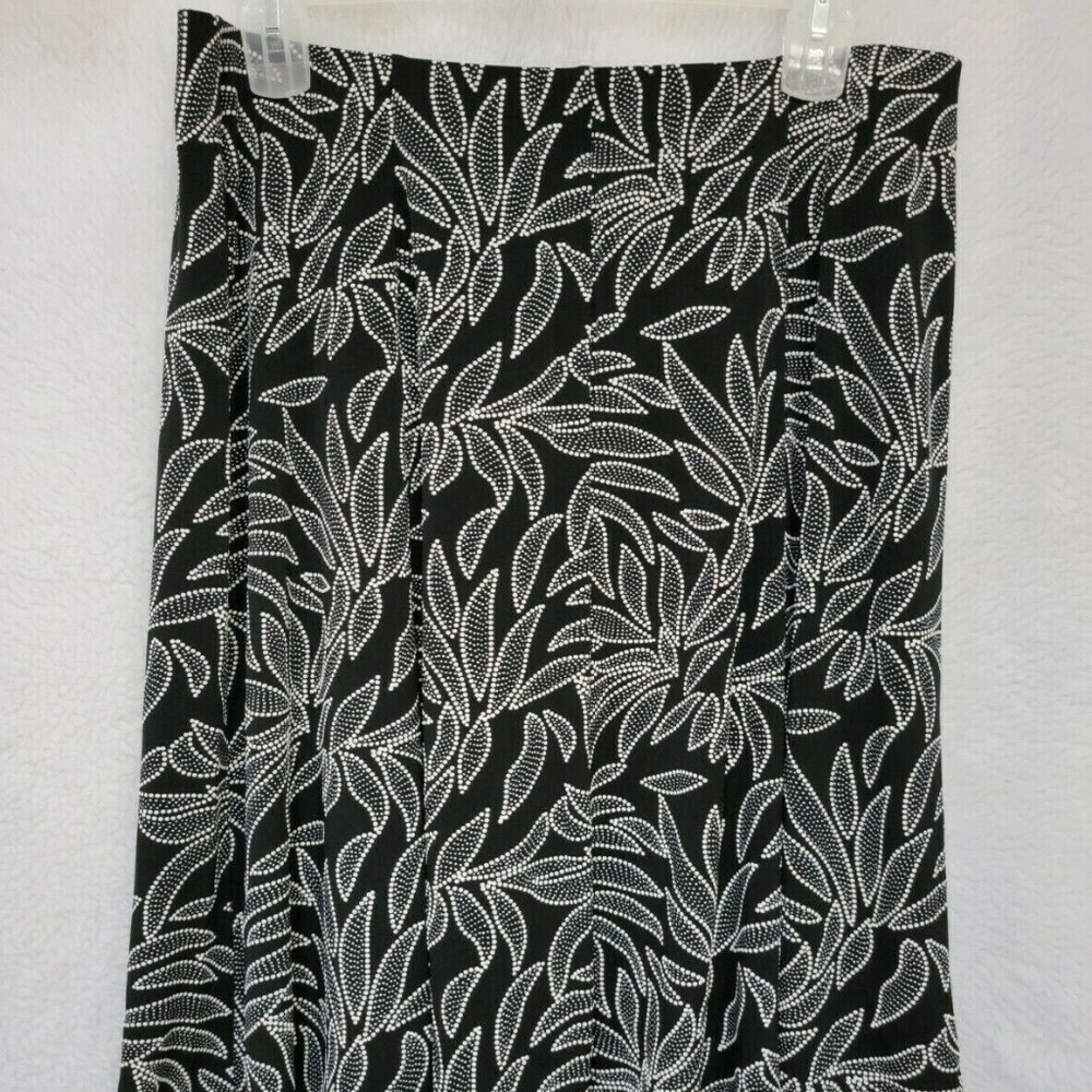 ROZ & ALI *BLACK & WHITE* Skirt *NWT*